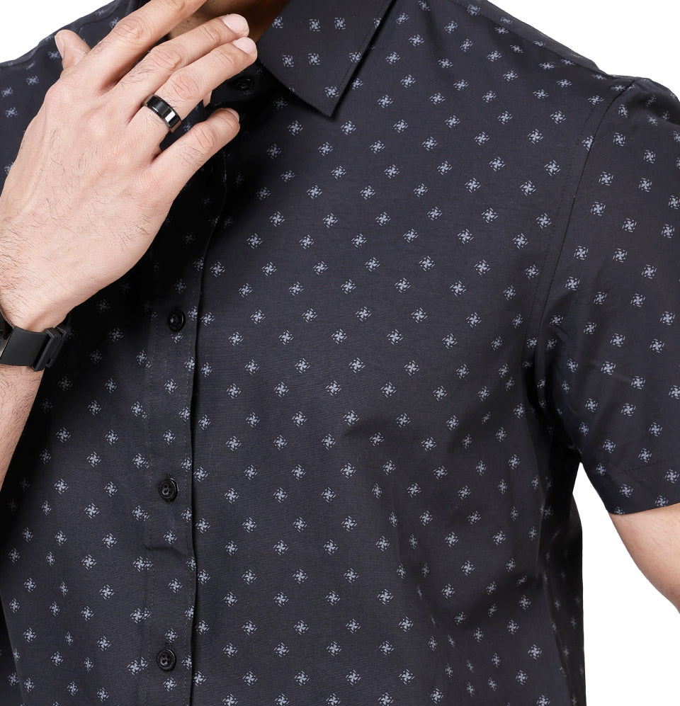 Active Fit Men's Shirt with Origami Fan Pattern - Half Sleeves - Black