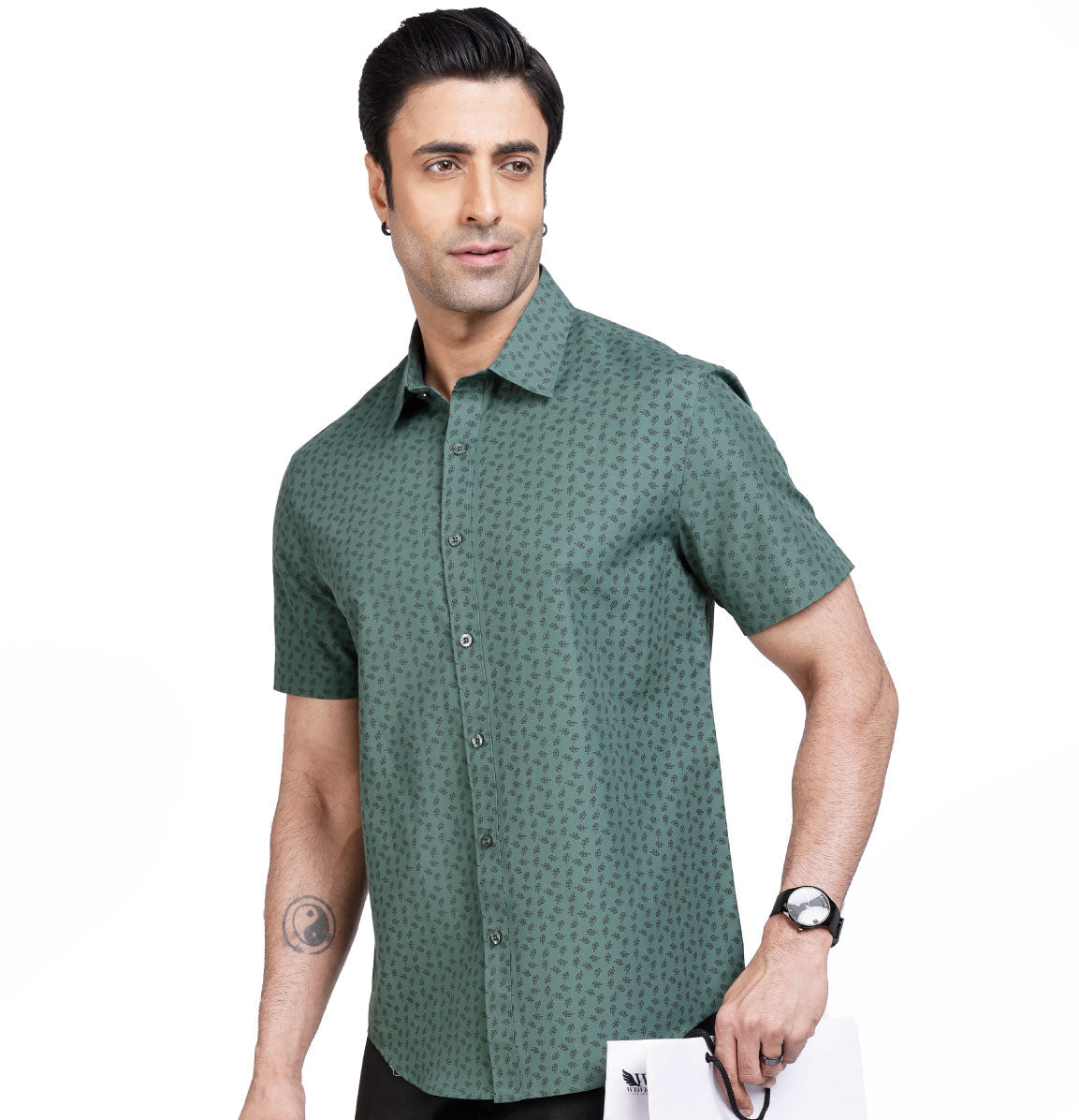 Active Fit Men's Shirt with Leaves Pattern - Half Sleeves - Green