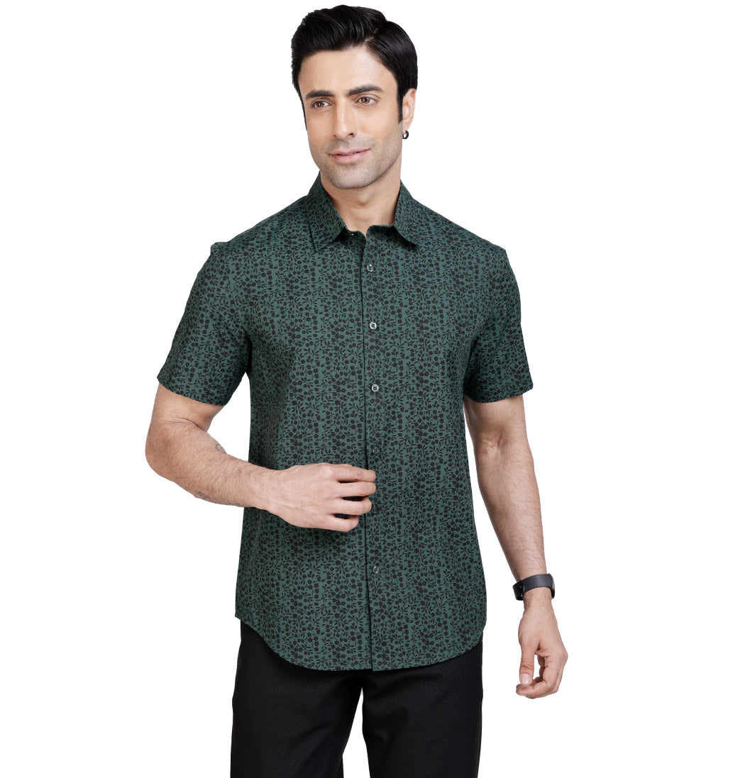 Active Fit Men's Shirt with Florals Pattern - Half Sleeves - Green
