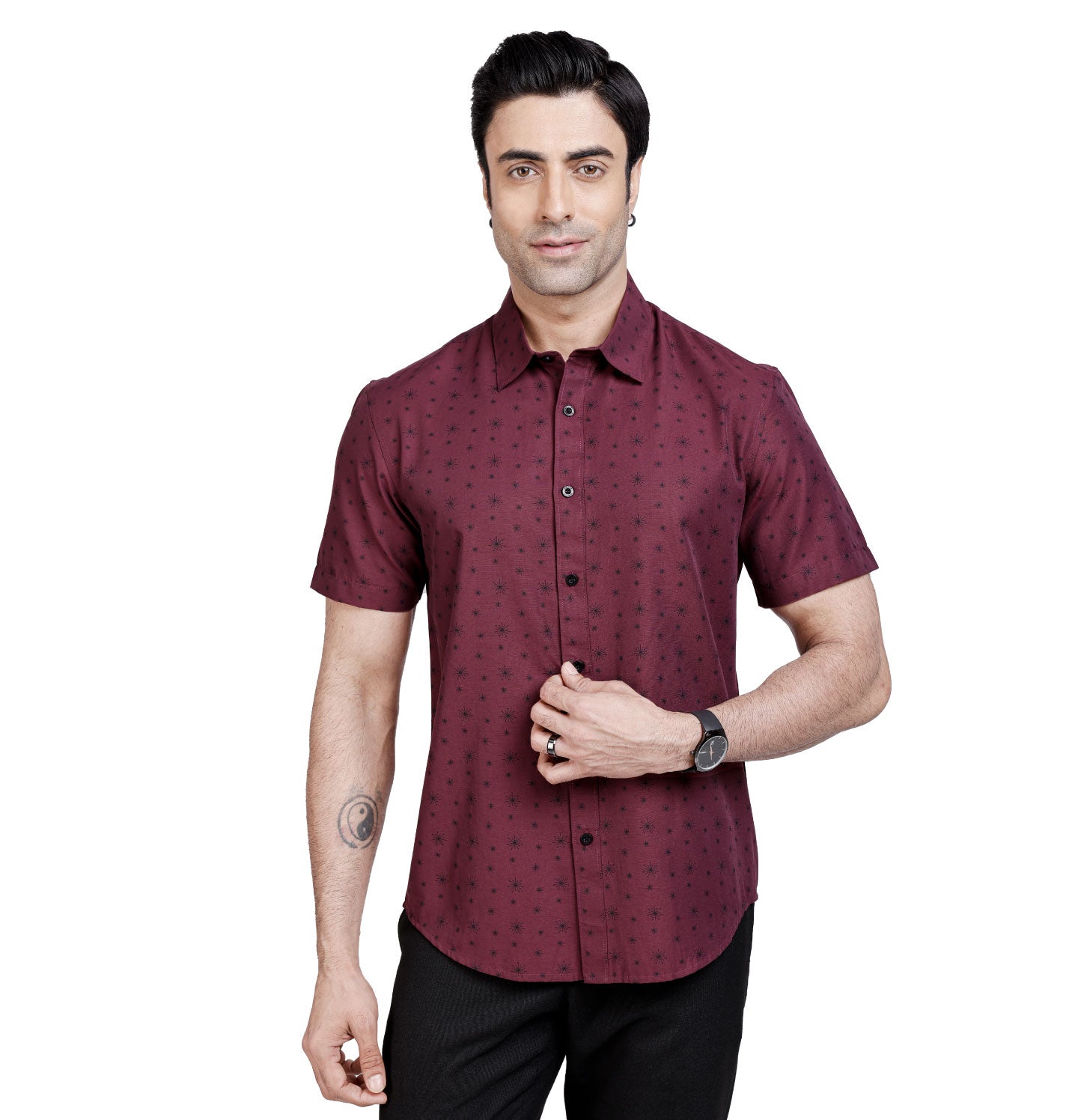 Active Fit Men's Shirt with Crackers Pattern - Half Sleeves - Wine