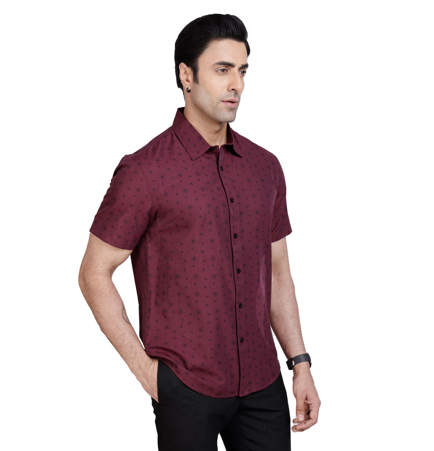 Active Fit Men's Shirt with Crackers Pattern - Half Sleeves - Wine